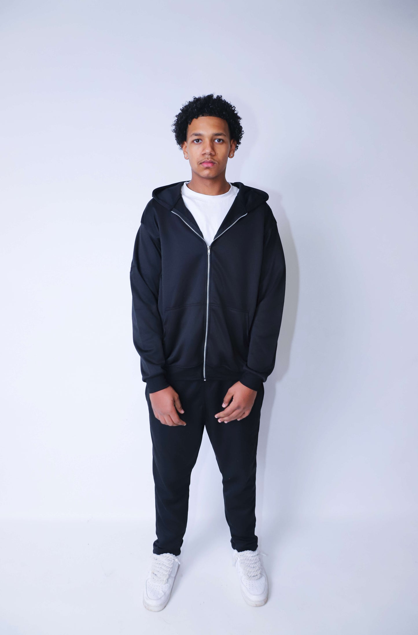 NOCTE - NERO ZIP-UP HOODIE
